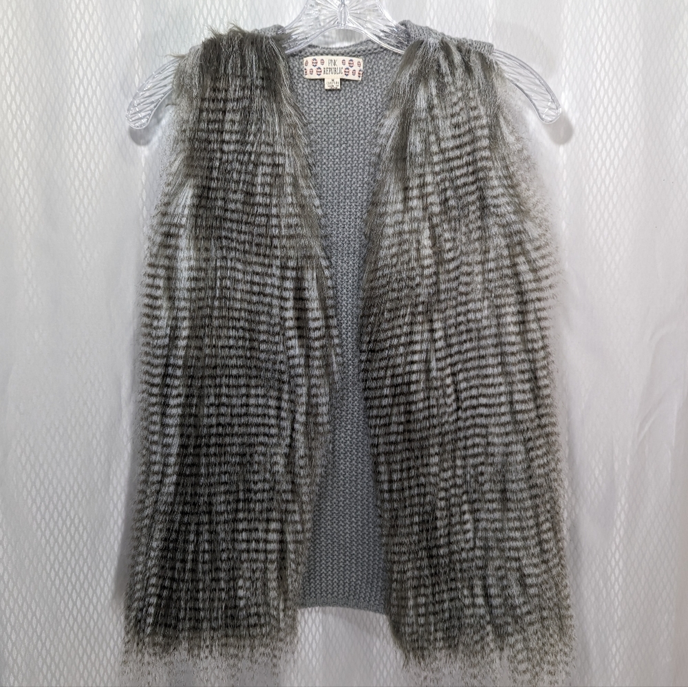 Pink Republic Girl's Faux Feather/Knit Vest, Grey, M10/12